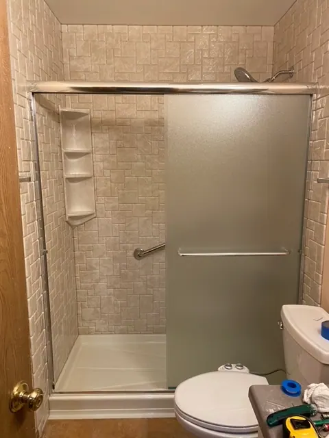 Finished walk-in shower, an Excel install in Chicagoland's south suburbs