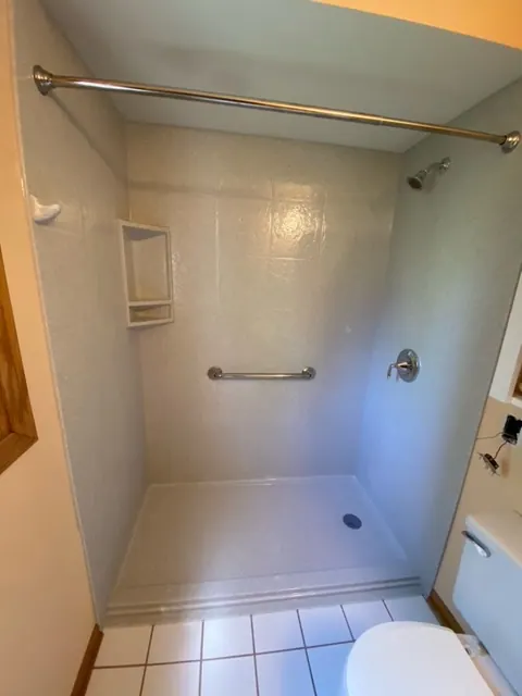 Finished walk-in shower, an Excel install in Chicagoland's south suburbs