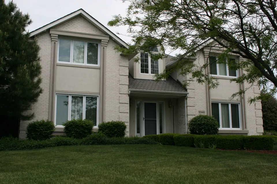 Replacement windows on a Chicagoland south-suburb home — an Excel install